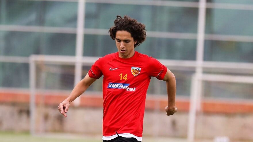 Kayserispor, Emre Demir’in Barcelona transferini açıklayacak