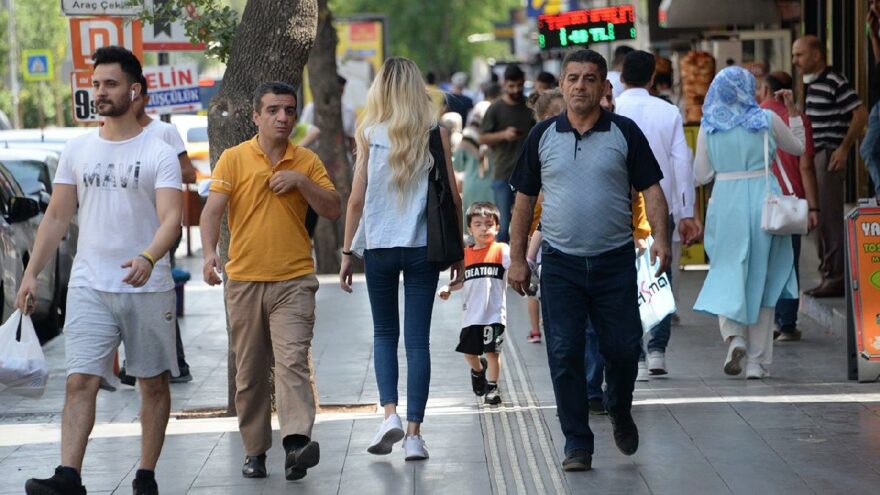 Sağlık Bakanı Fahrettin Koca kritik tabloyu paylaştı! İşte vaka ve vefat sayısında son durum
