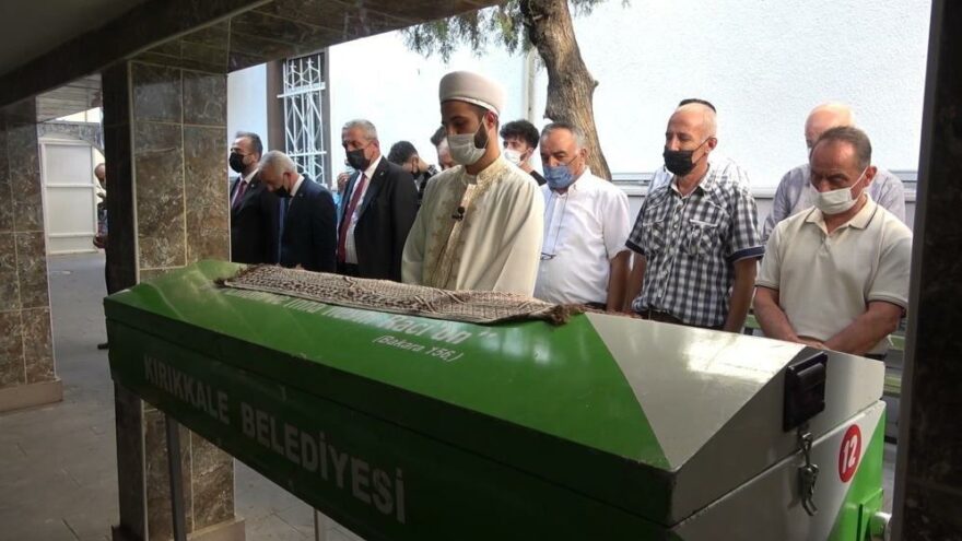 Aşı yaptırmayan öğretmen coronaya yenik düştü