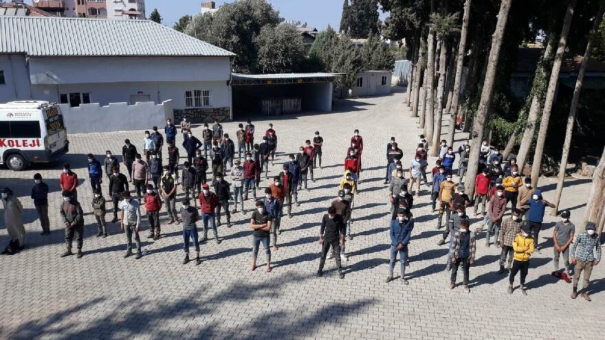Hatay’da 187 kaçak göçmen yakalandı