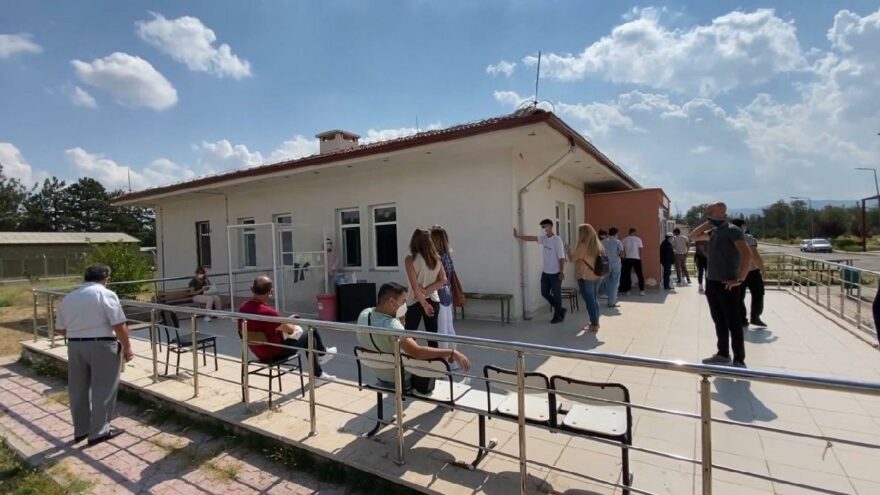 Isparta’da aşısını yaptırmayan öğretmen sayısı yarı yarıya düştü