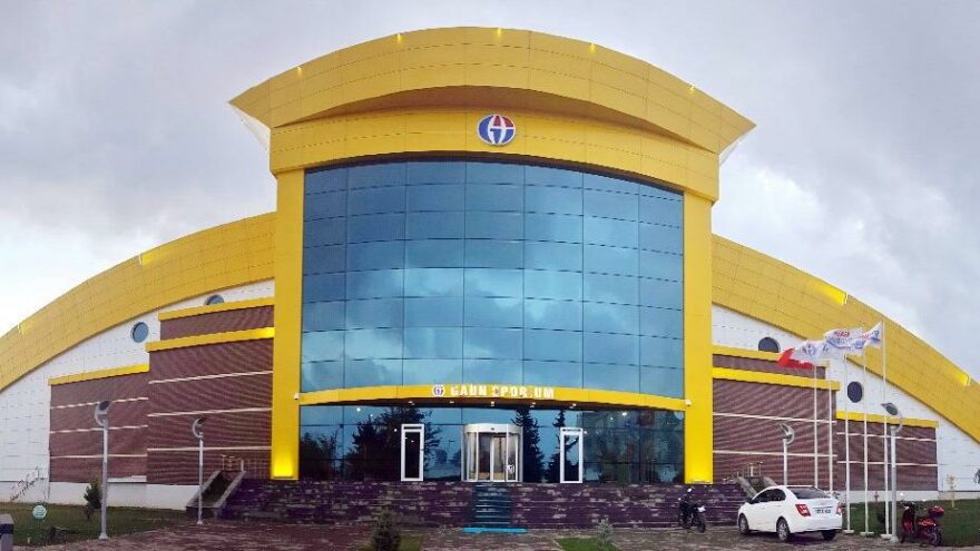 Öğrencilerden üniversite zammına tepki