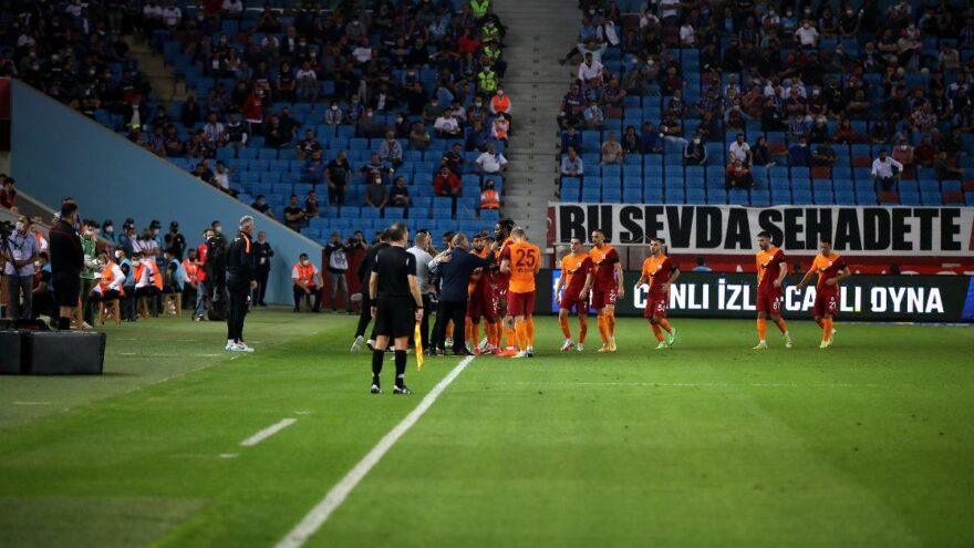 Galatasaray sonunu getiremiyor! Hamleler tartışılıyor…