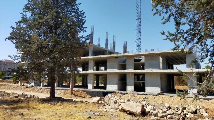 AKP’li Belediye’nin 9 buçuk milyonluk inşaatı yarım kaldı