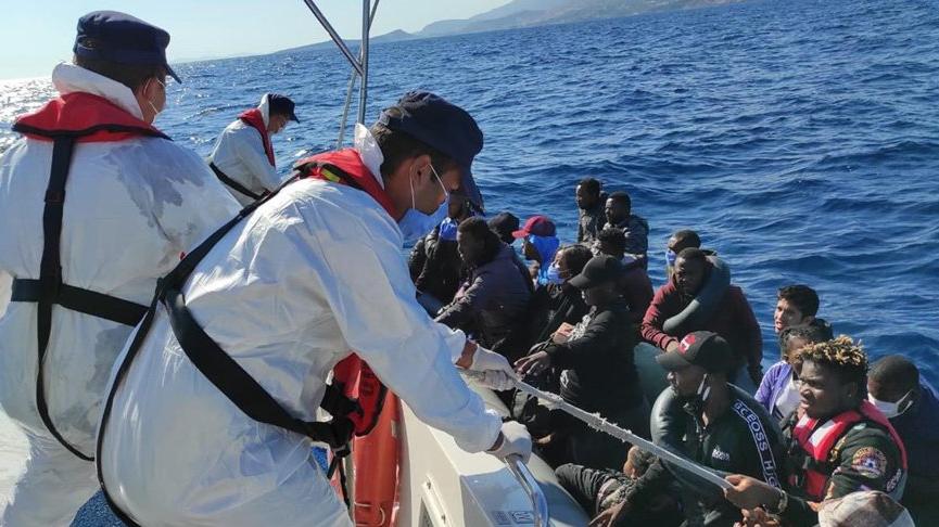 İzmir’de 3 günde 184 kaçak göçmen kurtarıldı