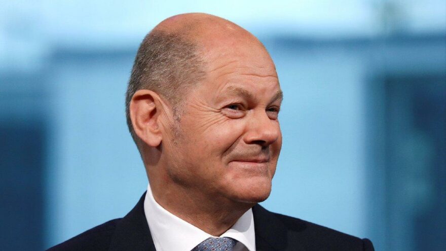 Almanya’da Başbakan adayları televizyonda kapıştı: Kazanan SPD’nin adayı Scholz