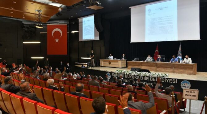 AKP’liler ile CHP’liler arasında gergin anlar
