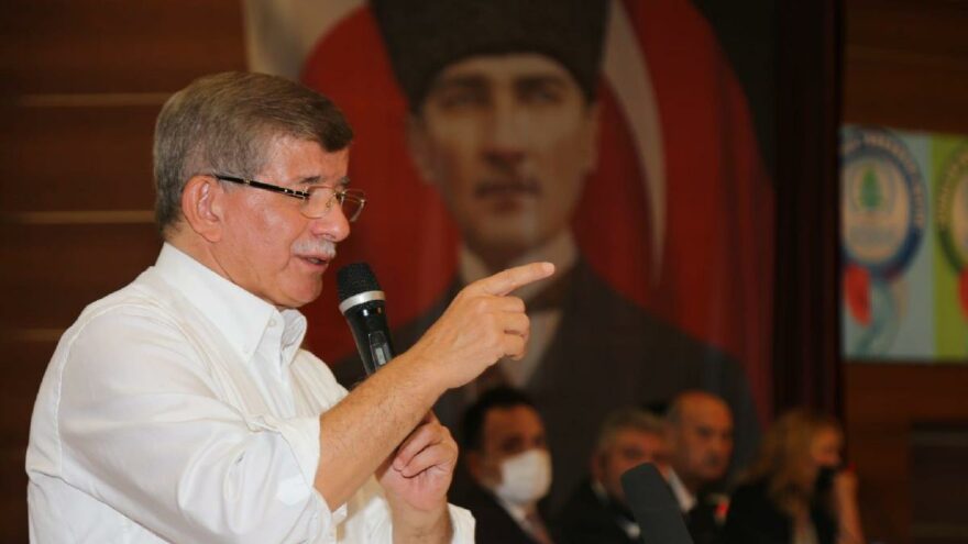 Davutoğlu: Bir yüzükle başlayan yolculuk, şatafatlı salonlarda ve saraylarla devam etti
