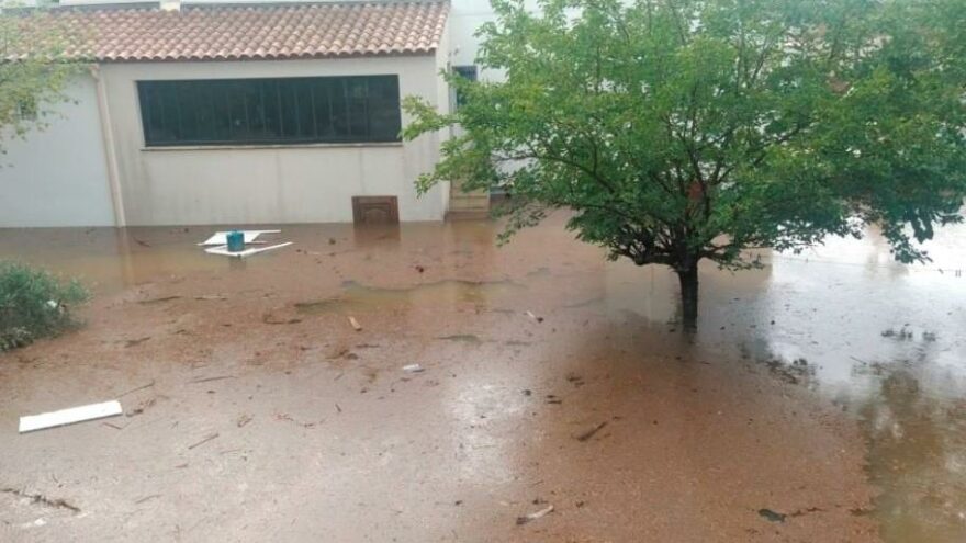 Fransa’nın güneyini sel vurdu