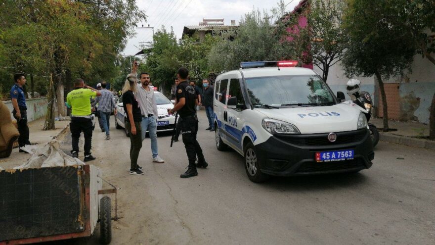 Manisa’da sokak ortasında silahlar konuştu