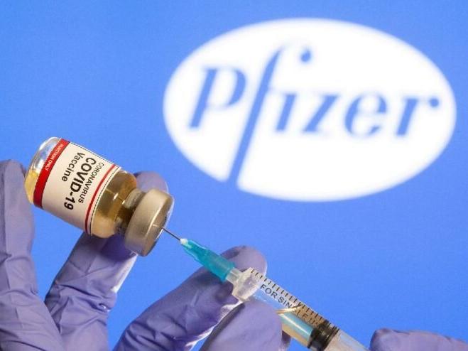 Pfizer'ın corona aşısı tüplerinde yabancı madde tespit edildi