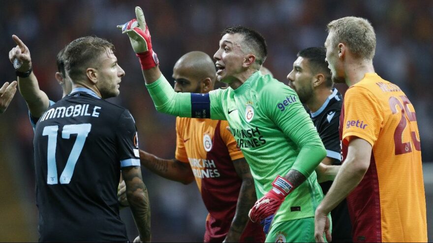 Muslera’dan Strakosha’ya destek