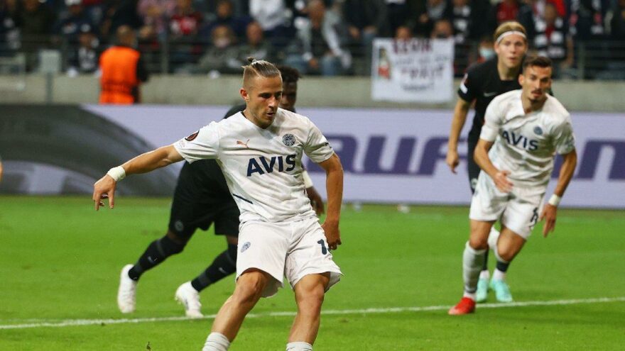 Eintracht Frankfurt-Fenerbahçe maçının son dakikasında gol iptal edildi