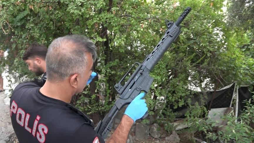 Sokak ortasında 7 el havaya ateş açtı: Canımı sıkanları vuracağım