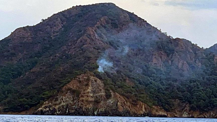 Marmaris’te yıldırım düşmesi sonucu orman yangını çıktı