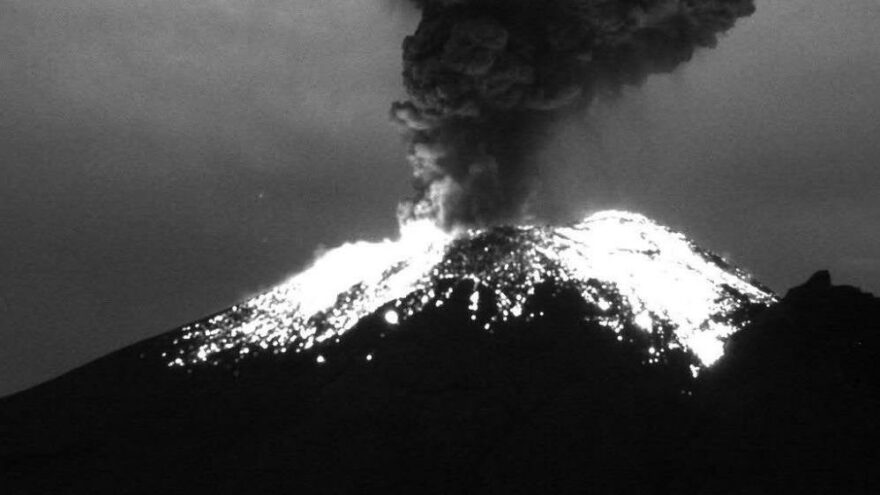 Popocatepetl Yanardağı’nda son 24 saatte 6 patlama