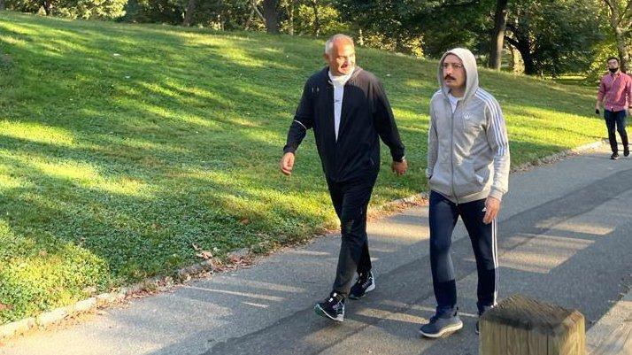 Bakan Ersoy ve Bakan Muş, Central Park’ta sabah yürüyüşü yaptı