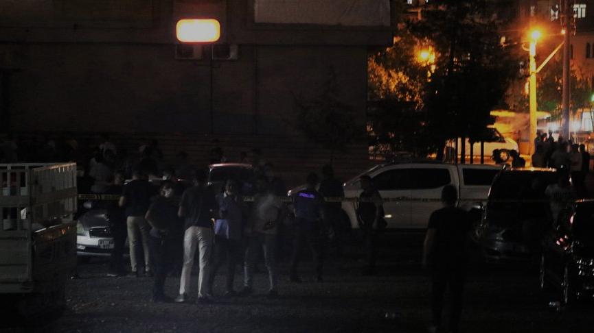 Diyarbakır’da iş yerine silahlı saldırı: 2 yaralı