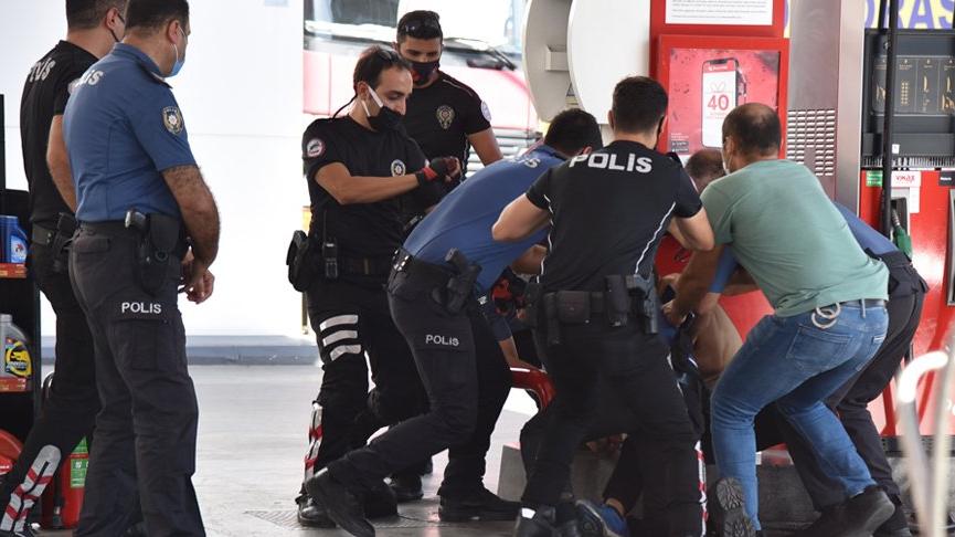 Yakıt pompasını çıkarıp, akaryakıt istasyonunu patlatmakla tehdit etti