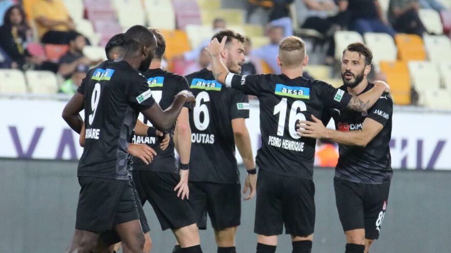 Sivasspor ligde ilk kez kazandı, Yeni Malatyaspor galibiyeti unuttu