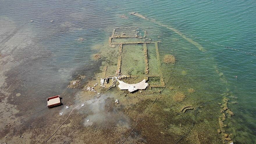 İznik Gölü’ndeki bazilika, suların aşırı çekilmesiyle gün yüzüne çıktı