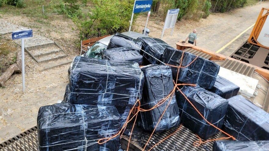 Reçine taşıyan trenden kaçak sigara çıktı