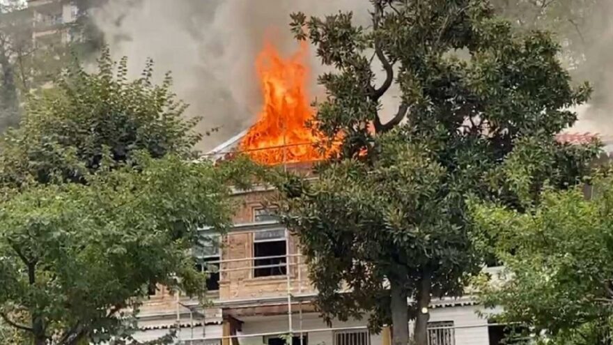 Bursa’da Orman Köşkü bünyesindeki tarihi bina alevlere teslim oldu