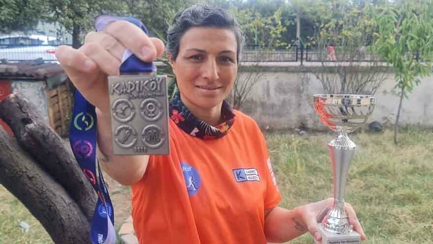 Atletizmle kanseri yendi, yarı maraton kazandı