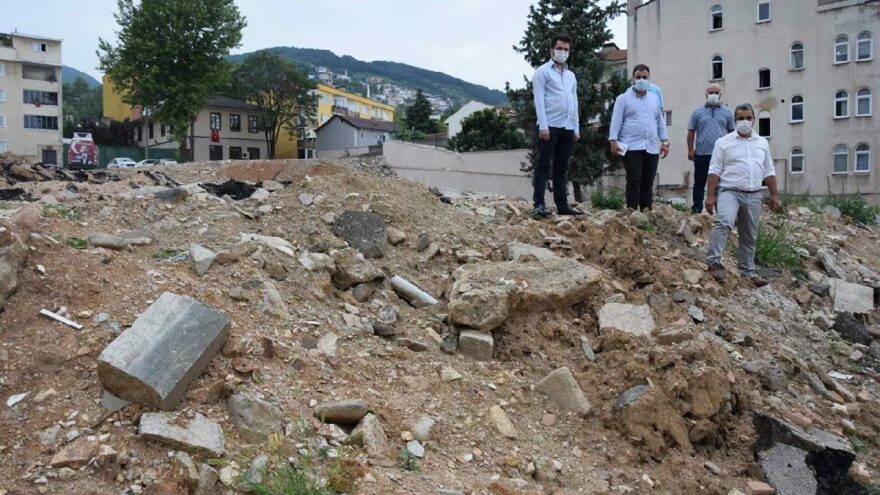 Kentte yıkılan 37 okulun yerine yenisi hala yapılmadı