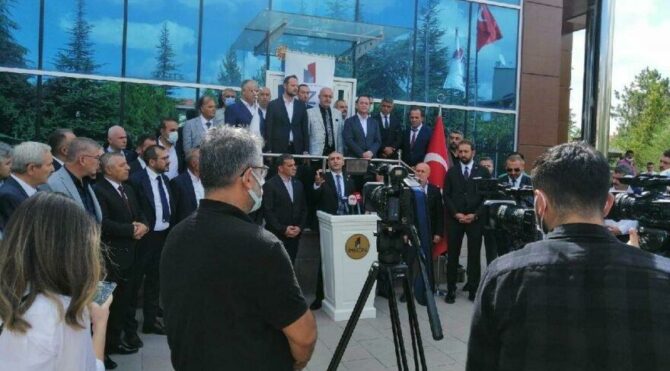 Müteahhitlerden iş bırakma eylemini bitirme kararı