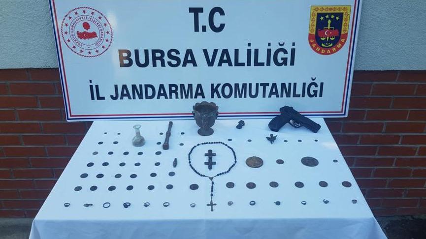 Tarihi eser satmaya çalışan 4 şüpheliye jandarmadan suçüstü