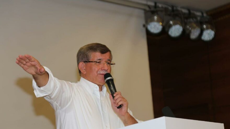 Davutoğlu: İktidar da 12 Eylül cuntacıları gibi enflasyonu talimatla indirmeye çalışıyor