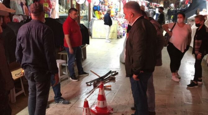 Tarihi çarşıda gaz sıkışması paniği