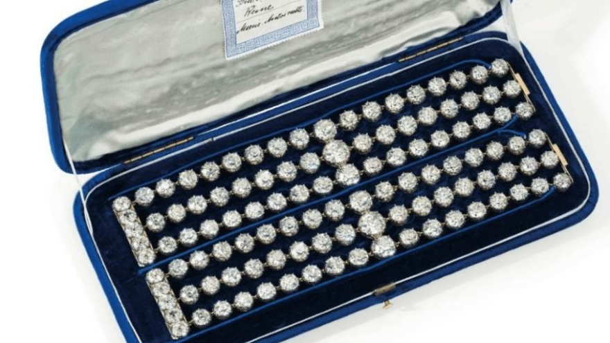 Marie Antoinette’in bilezikleri 4 milyon dolara satışa çıkacak