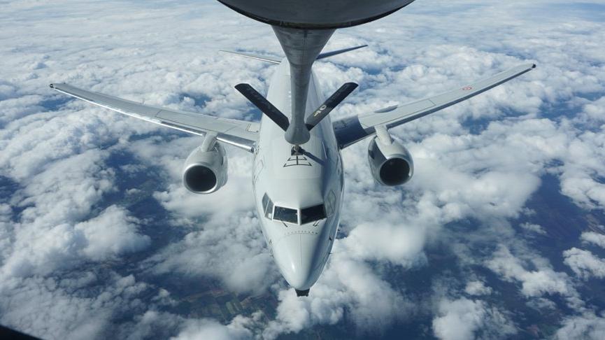 NATO tatbikatında Türk uçağına havada yakıt ikmali