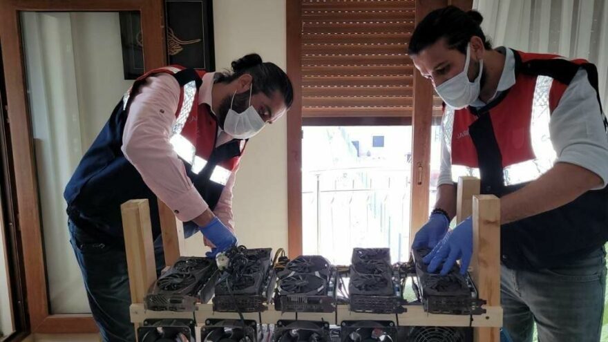 İzmir’de kripto para madenciliği operasyonu