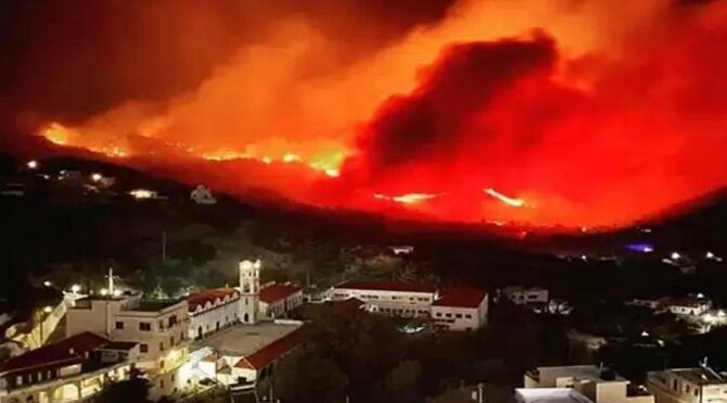 Akdeniz’deki Kerpe Adası 2 gündür alev alev yanıyor
