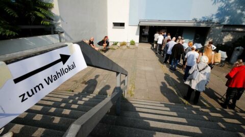 Berlin'de referandum fiyaskosu: Oy veremediler ve anayasaya aykırı çıktı