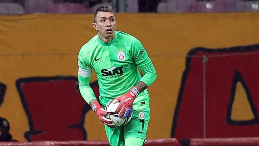 Galatasaray Muslera’nın hayal kırıklığını yaşıyor! Ligin en kötüsü oldu…