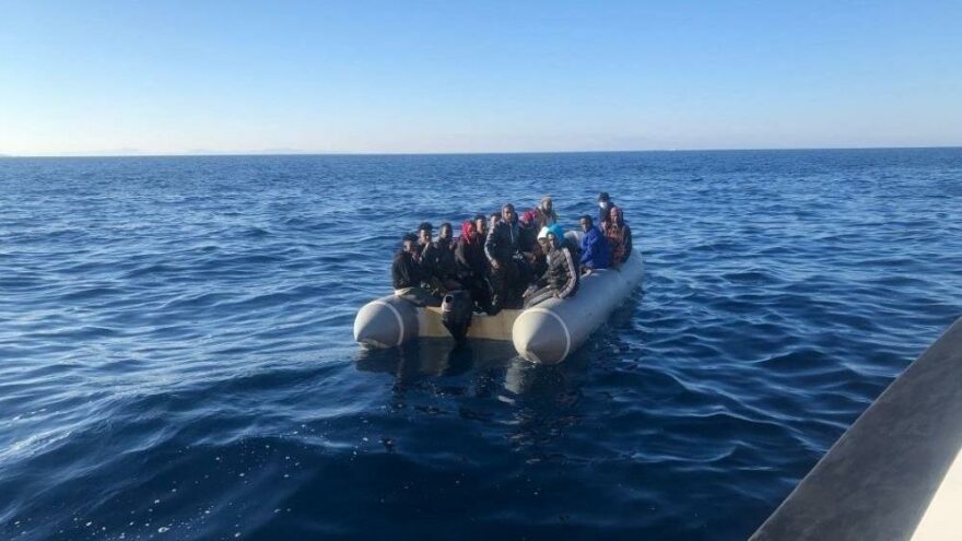 İzmir açıklarında düzensiz göçmen hareketliliği