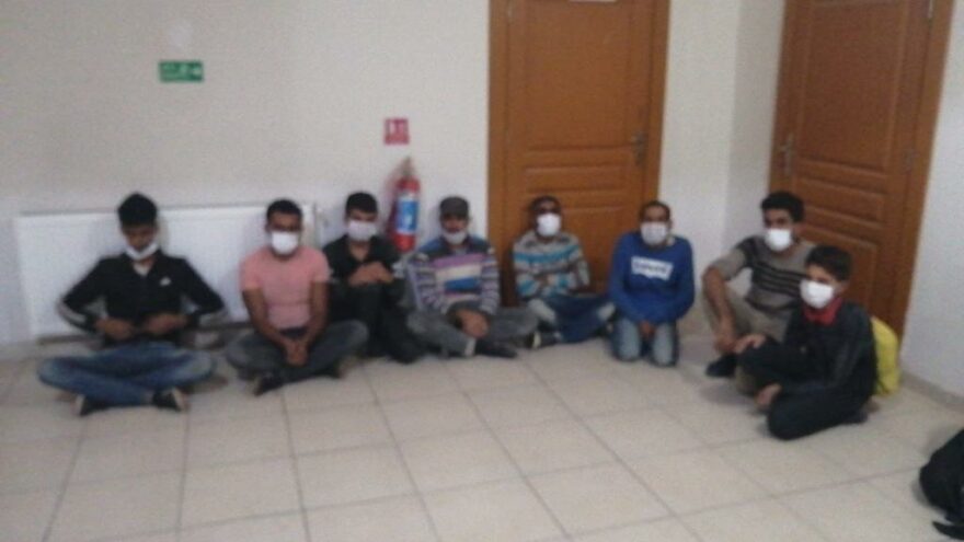 Hatay’da 22 kaçak göçmen yakalandı