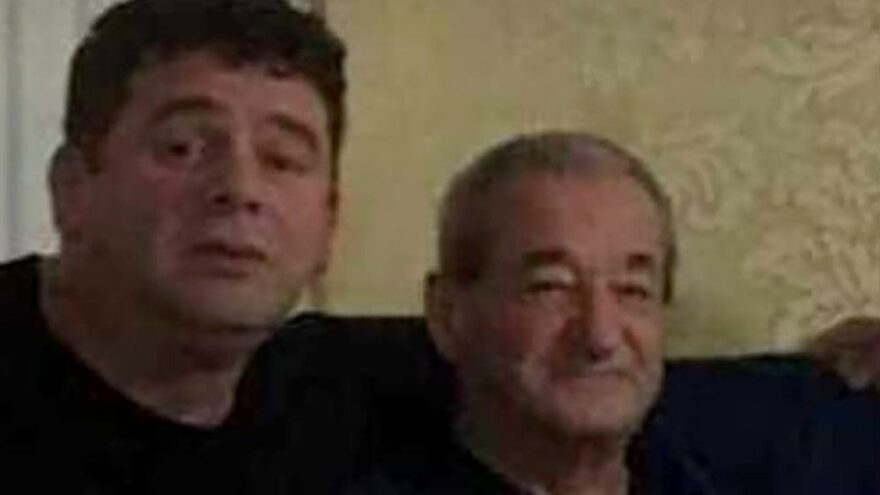 Aşı olmayan baba-oğul, 12 gün arayla corona virüsten öldü