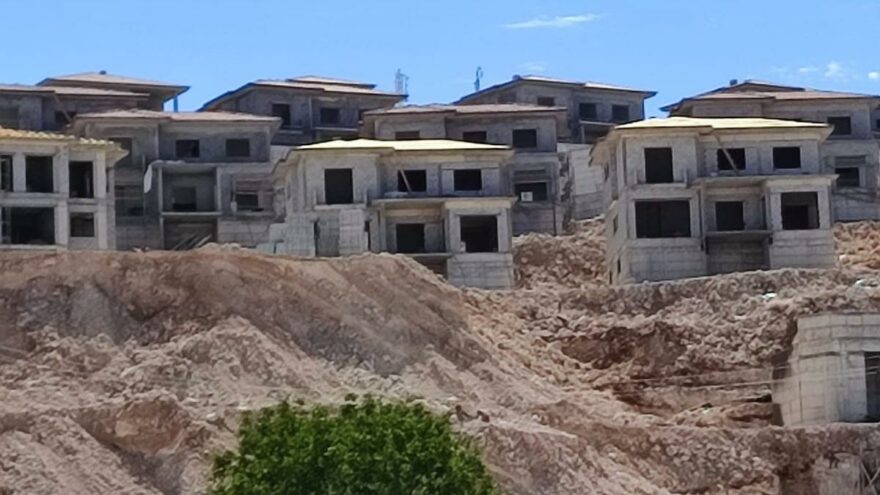 AKP’li belediye hakkında skandal iddia! Milyonluk villalar yandaşlara nasıl peşkeş çekildi
