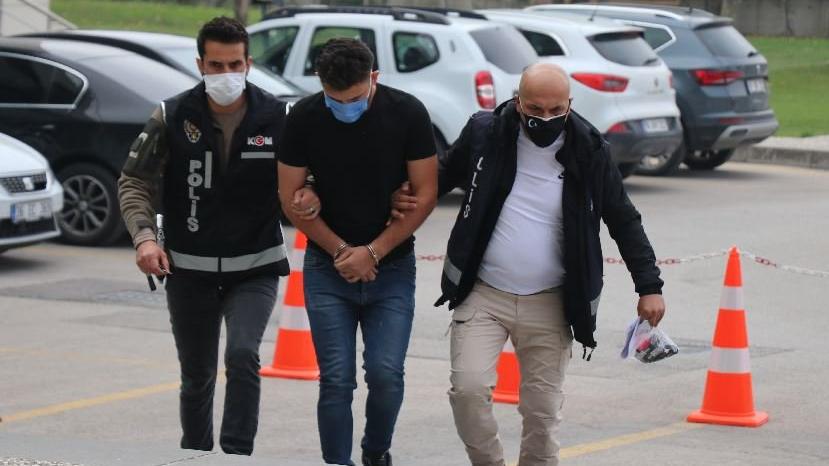 Kovalamacada yüzbinlerce uyuşturucu hap ele geçirildi