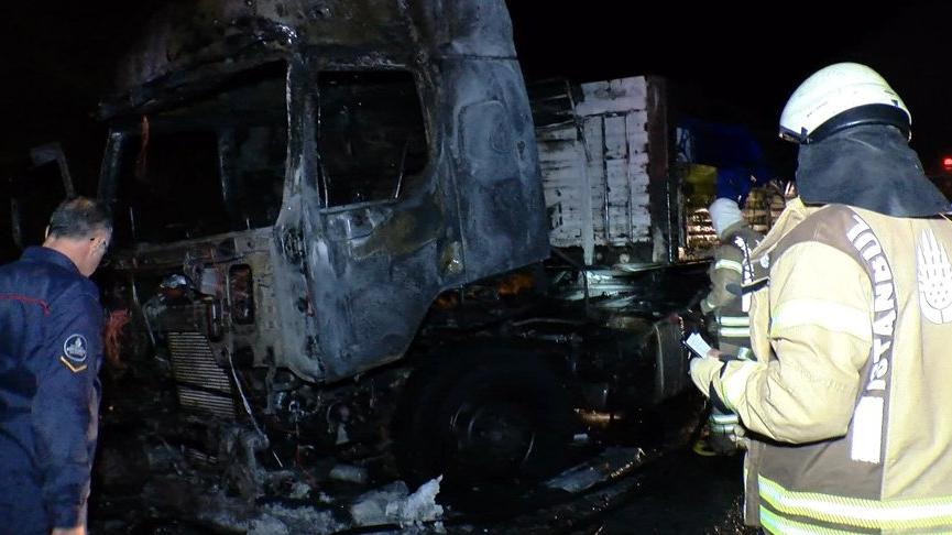 Beykoz Kuzey Marmara otoyolunda TIR alev alev yandı