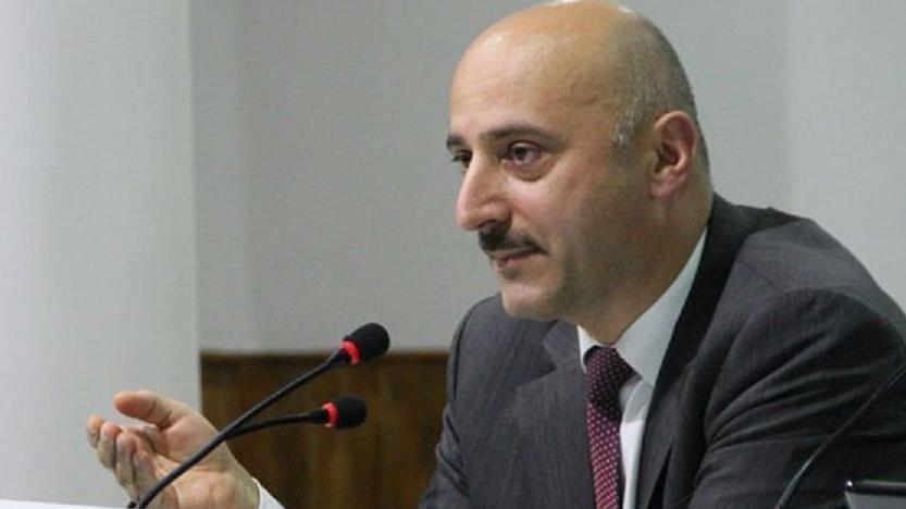 Bakan yardımcısından TL’den kaçış itirafı