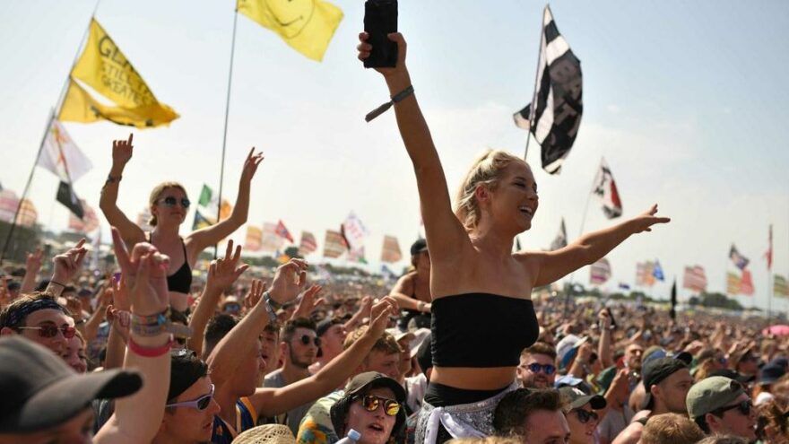 Glastonbury Festivali yakınındaki nehirde uyuşturucu tespit edildi