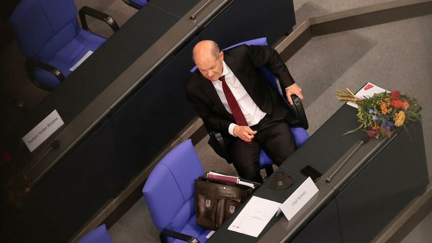 SPD ve başbakan adayı Scholz hızlı başladı