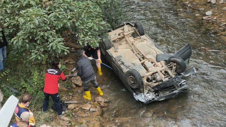Giresun’da otomobil dereye yuvarlandı: 2 ölü