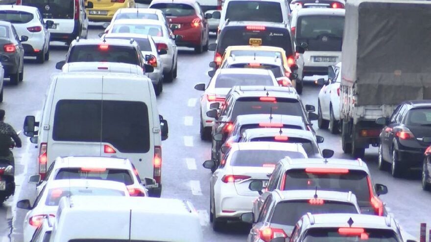 İstanbul’da trafik yoğunluğu! Harita kızardı